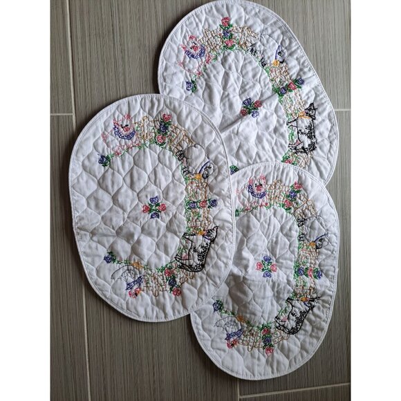 Vintage Hand-Embroidered Quilted Oval Farm Animal Placemats Set Of 3 - Picture 7 of 12